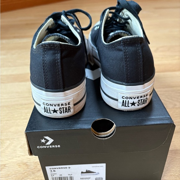 Converse Chuck Taylor All Star Lift Platform Canvas Sneakers Size 7.5 - Picture 2 of 7